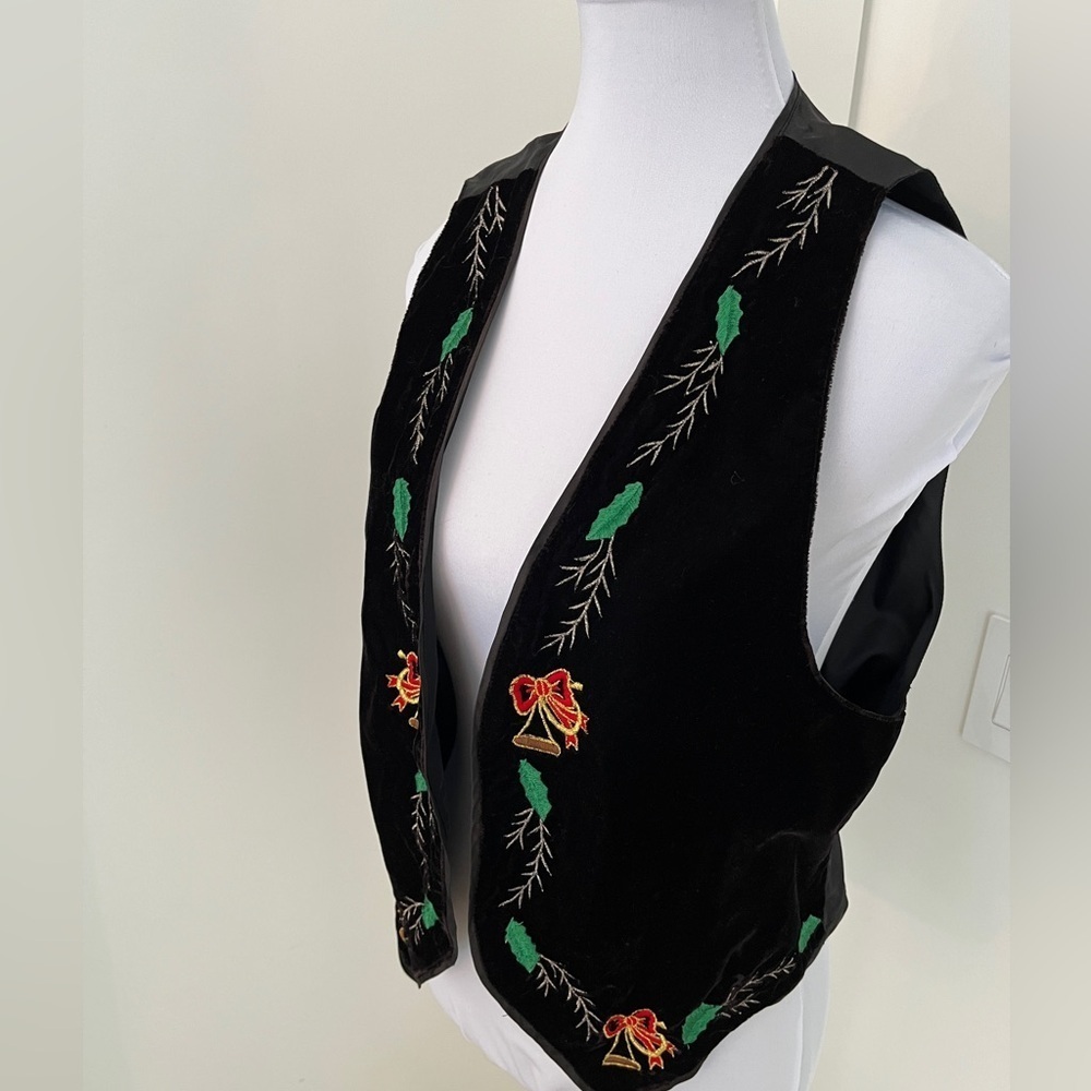 CHRISTMAS Theme Vest Velvet Embroidered French Horn Holly Leaves Adjustable Back